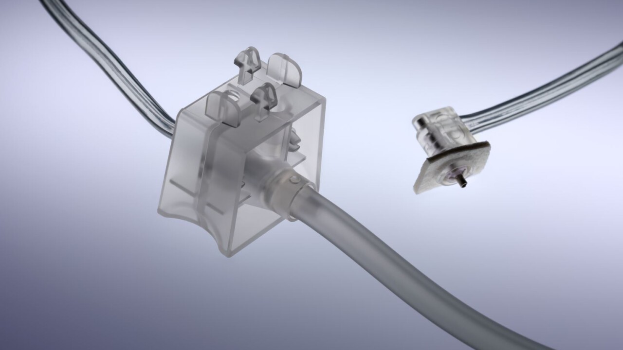 Bild: Sprühkopf und Stecker des Schlauchpaketes